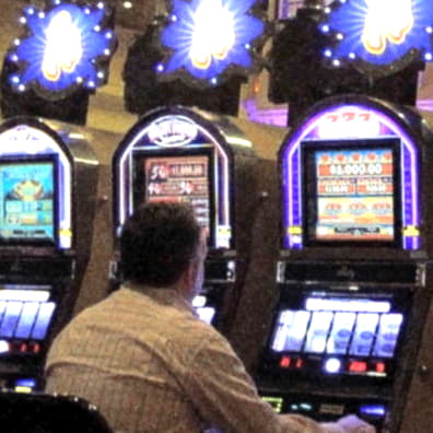 225 free spins no deposit casino at Magic Red Casino
