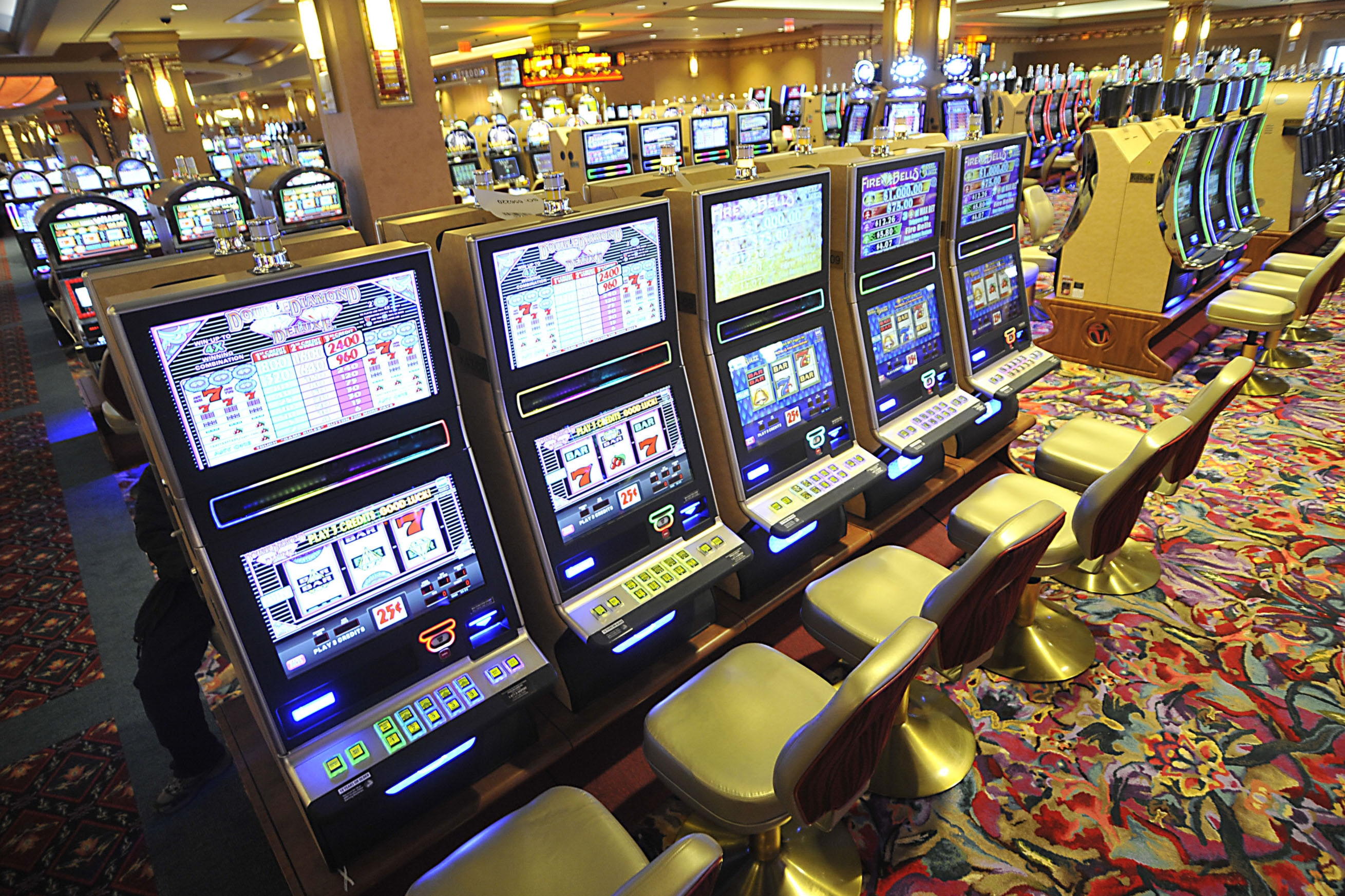 $605 Free Chip at CasiPlay Casino