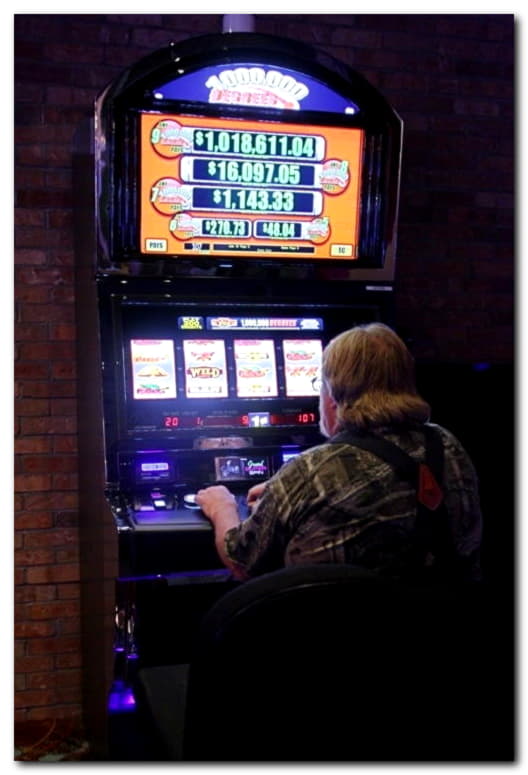 200% Deposit match bonus at CasiPlay Casino