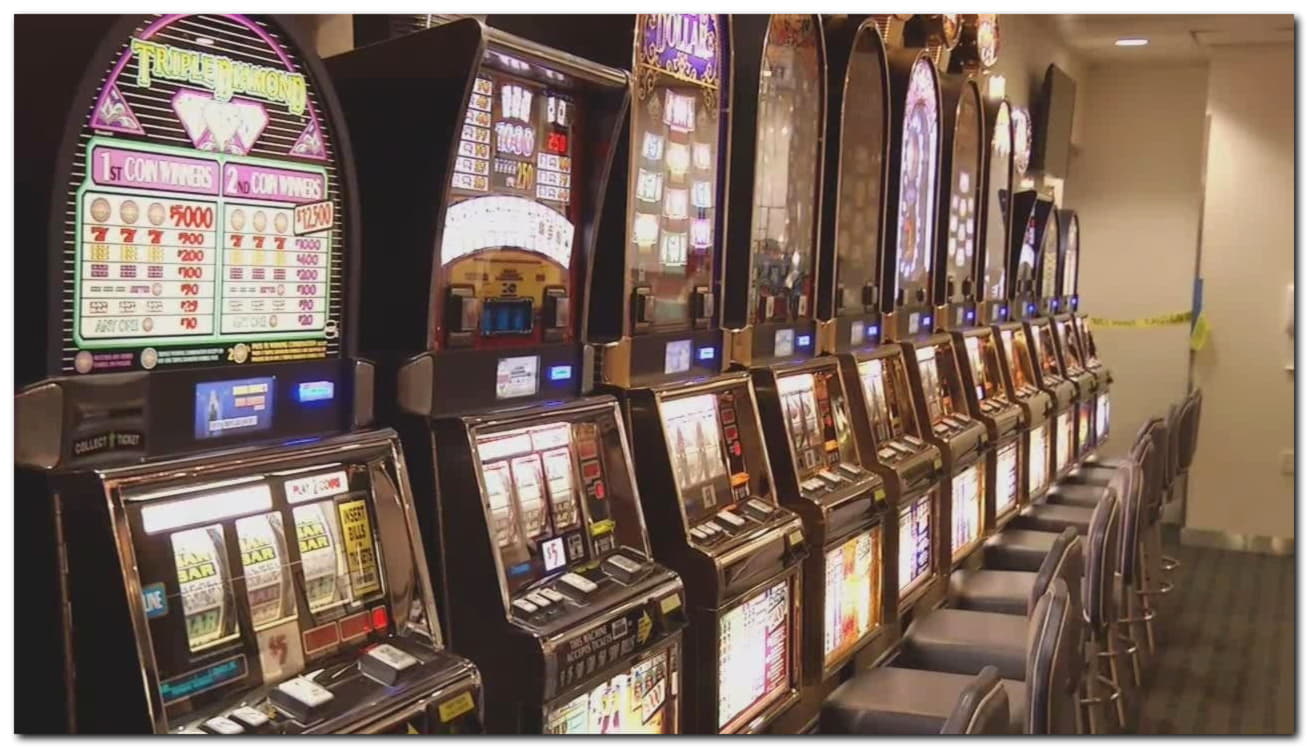€105 Daily freeroll slot tournament at Unique Casino